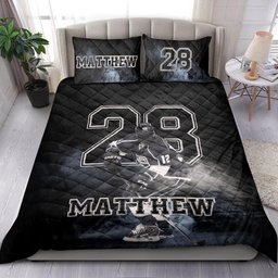 Personalized Hockey Quilt Bedding Set, Hockey Player Posing Black Quilt Blanket With Pillowcases, Custom Name and Number Duvet Cover Set