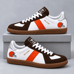 Cleveland Browns | Premium NFL BW ARMY Retro Low Top Gum Sole Casual Sneakers NDN cover