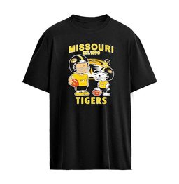 Snoopy Charlie Brown And Woodstock X Auburn Tigers 1890 Football Graphic T-Shirt