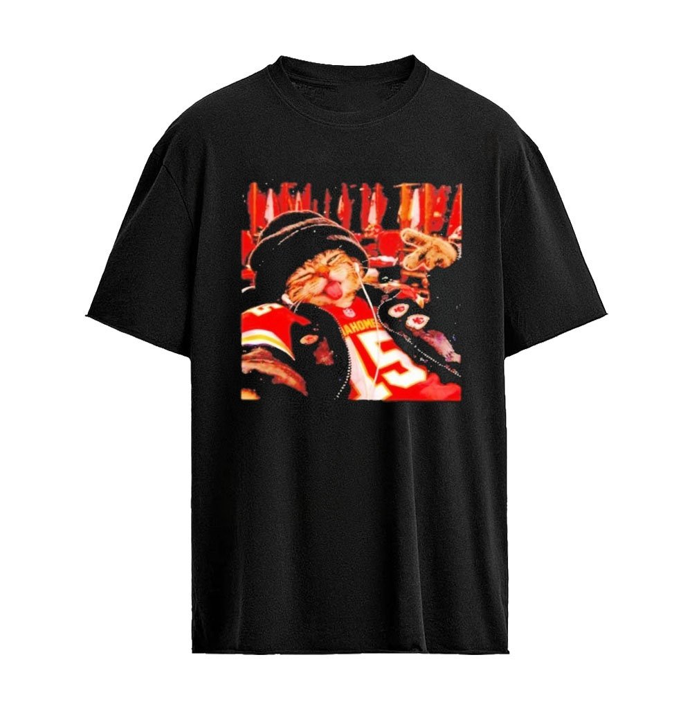 Cat x Patrick Mahomes Kansas City Chiefs Football Funny Graphic T-shirt