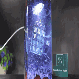 Diorama Dr Who - TARDIS Resin Figure Night Light, Dr Who TARDIS Resin Figure Gift, Custom Night Light, Valentine Idea gift, U