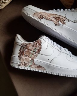 Sculpture Hand Brown Custom Air Force 1 - view 2