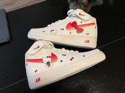 Hello Kitty Valentine's Day Custom Air Force 1 - view 3