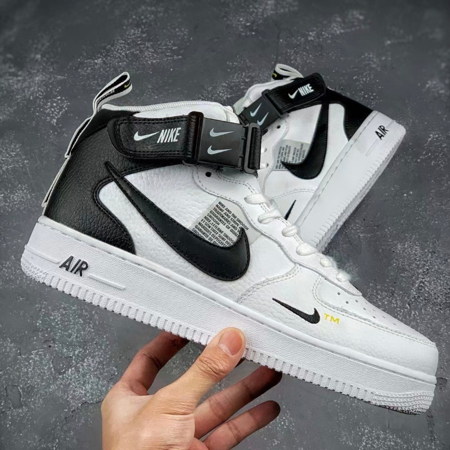 Custom Air Force 1 White Black Fonts Mid