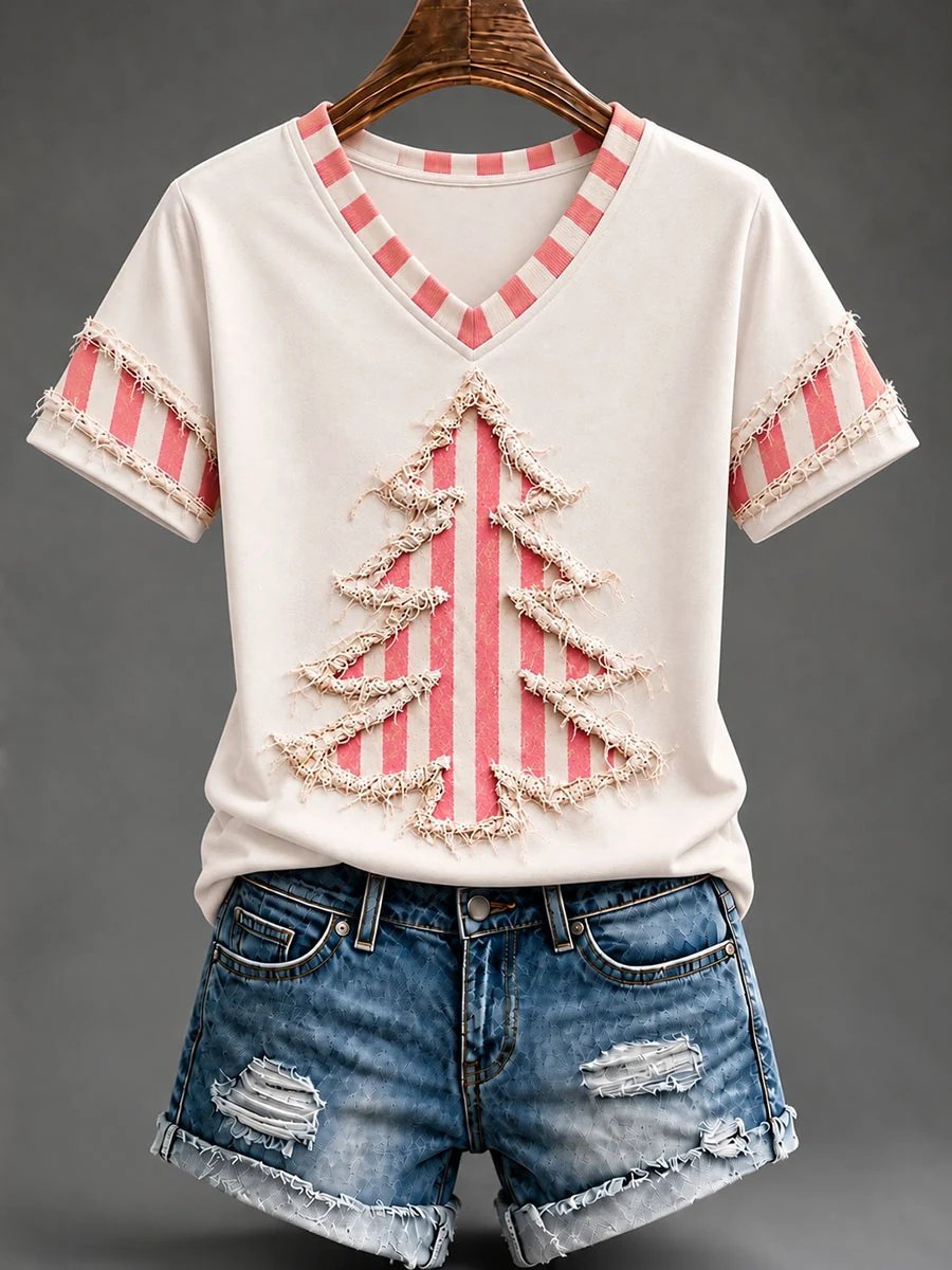 Vintage Christmas Tree Art V-Neck Shirt Christmas Holiday Clothing Gifts For Mom