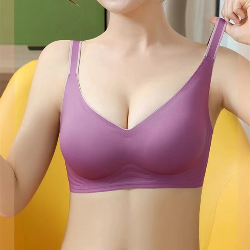Seamless wireless push-up bra with removable pads