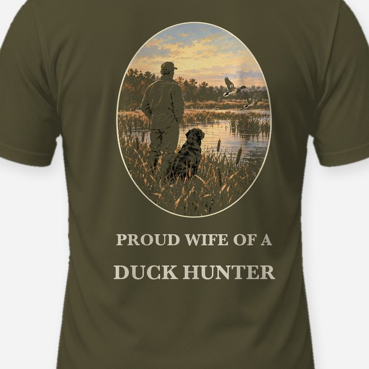 Proud Wife Of A Duck Hunter Vintage Sporting Art Shirt - print close-up